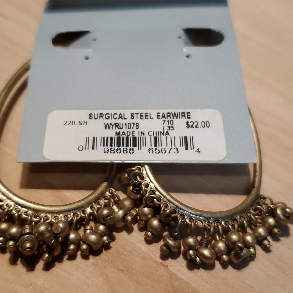❎️ NIB KENNETH COLE EARRINGS - Picture 5 of 7